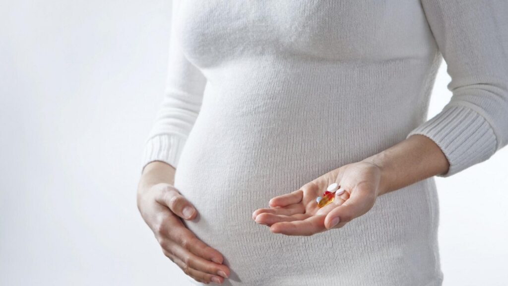 مصرف مکمل و ویتامین در دوره بارداری